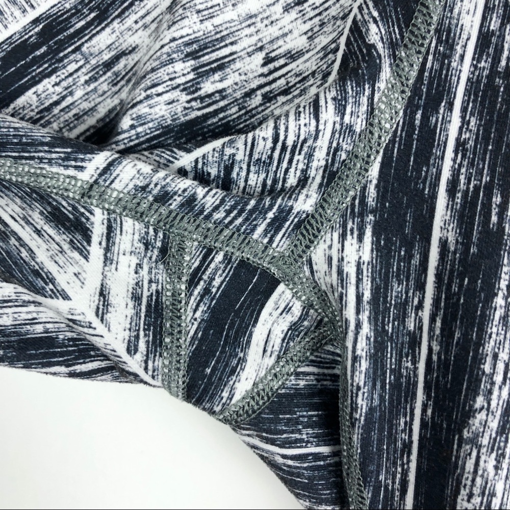 Lululemon Wunder Under Crop II *Full-On Luon - Picture 13 of 15